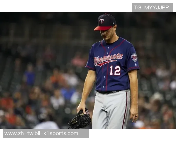 每日邮报:丹·伯恩肋骨骨折伴有肺损害,球员将缺席至少六周 每日邮报:丹·伯恩肋骨骨折伴有肺损害,球员将缺席至少六周